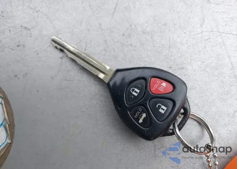 2010 Toyota Camry Base z USA, uszkodzony, nr VIN 4T1BF3EK3AU045264